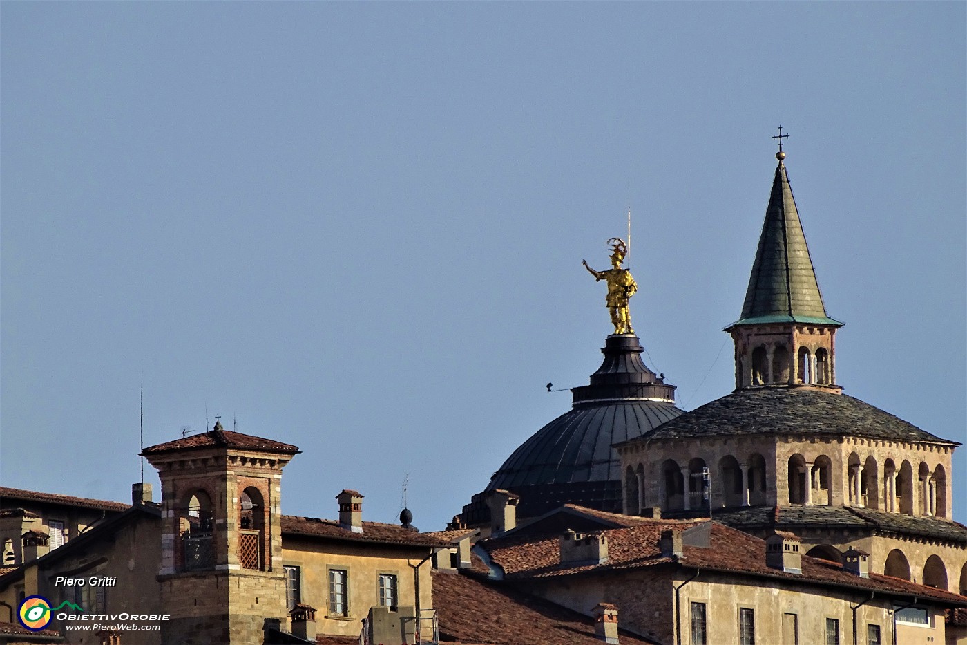 20 Zoom su campanili e cupole (S. Maria Maggiore, Duomo) dallo Scorlazino.JPG